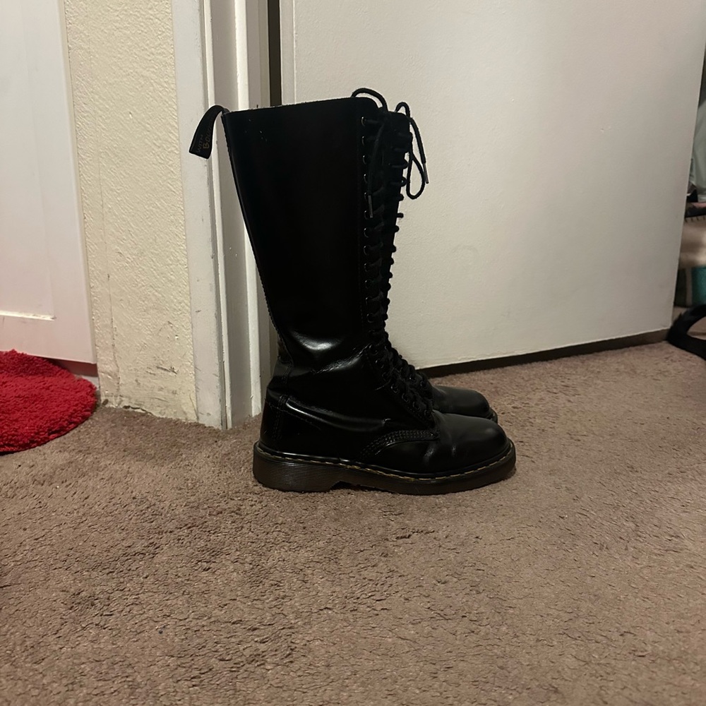 Vintage 90s 2000s Dr. Martens UK size 6, made in England US 7.5/8